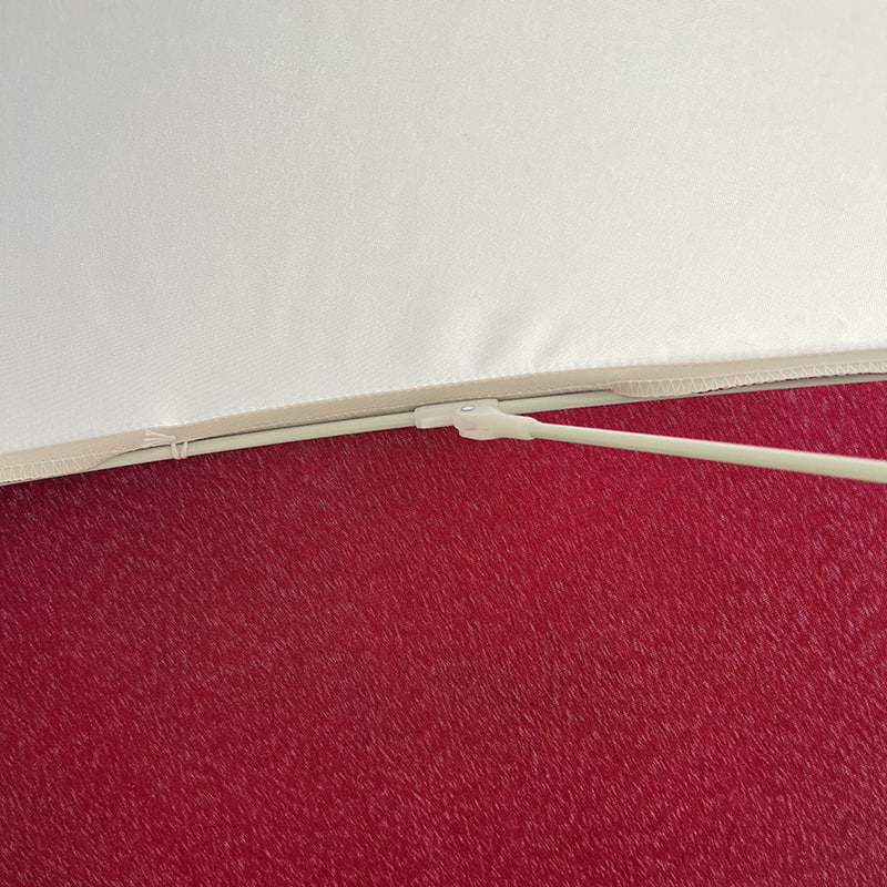 2Mファイバーフレーム、軽量アルミシャフト、普通の日傘。