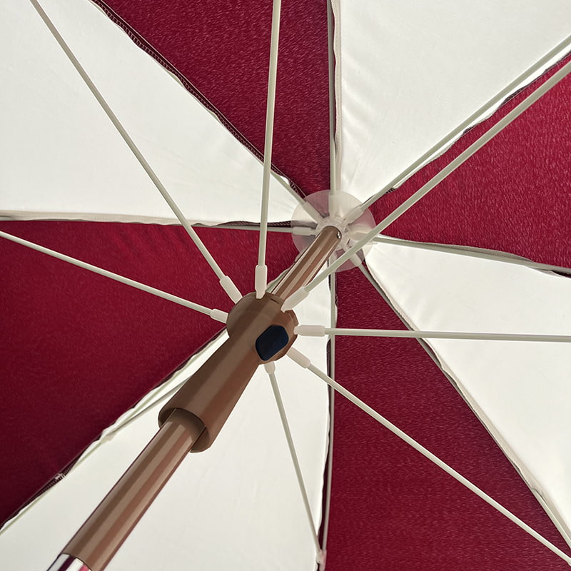 2Mファイバーフレーム、軽量アルミシャフト、普通の日傘。
