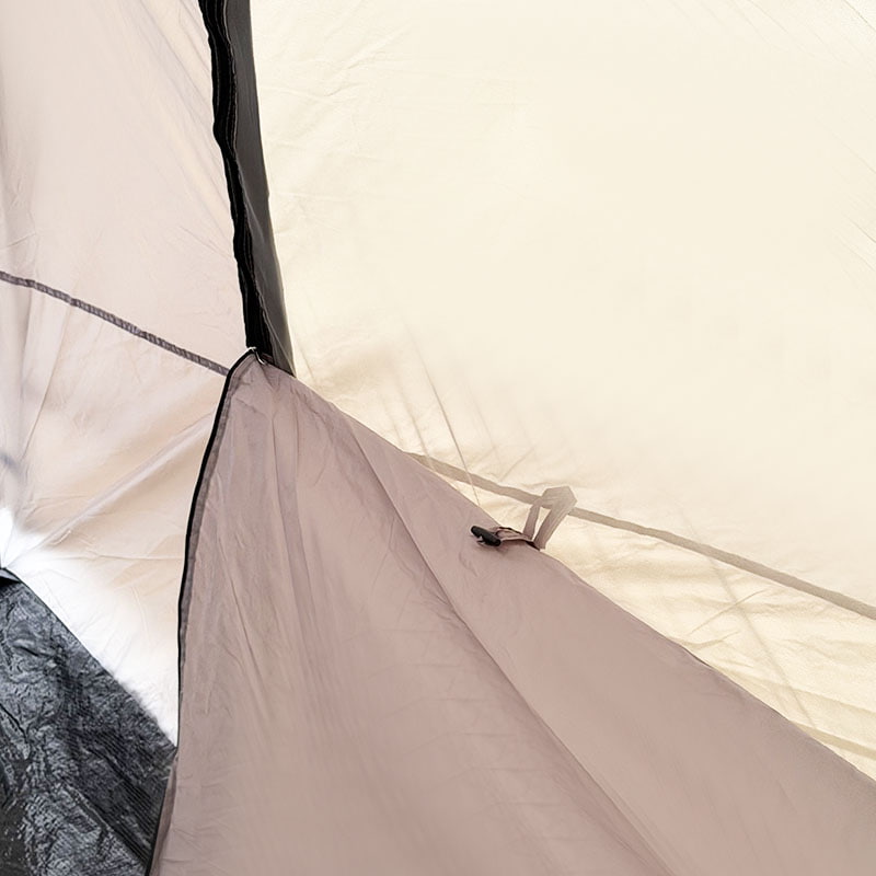 車の後部に接続するアウトドアキャンプ用二層テント