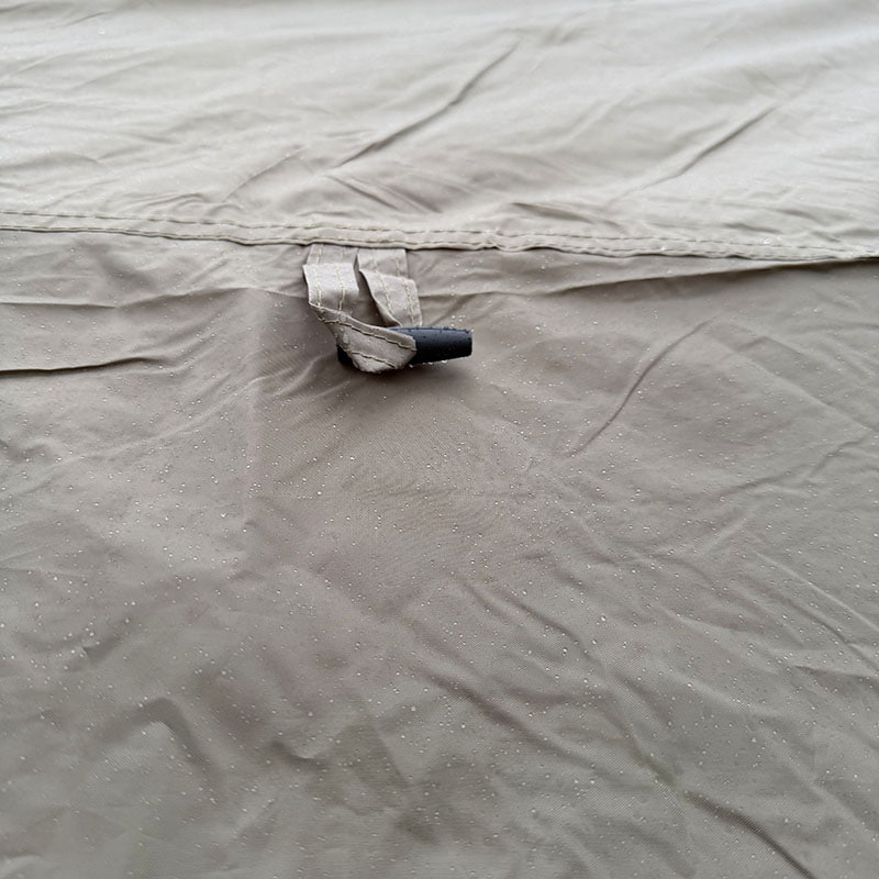 車の後部に接続するアウトドアキャンプ用二層テント